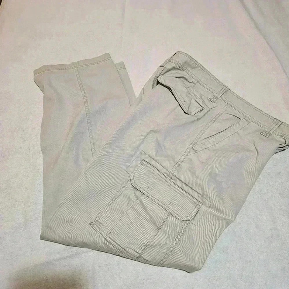 Old Navy Other - Old Navy men's 34x32 beige cargo dressy or casual pants.